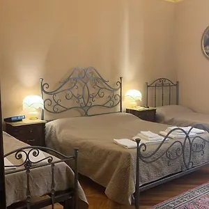 https://laura-affittacamere.palermohotels.org